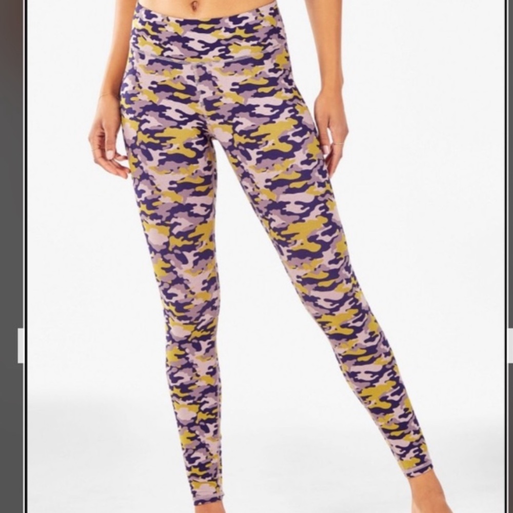Medium TALL - New with tags fabletics Mid-Rise Printed Heathered Camo Legging